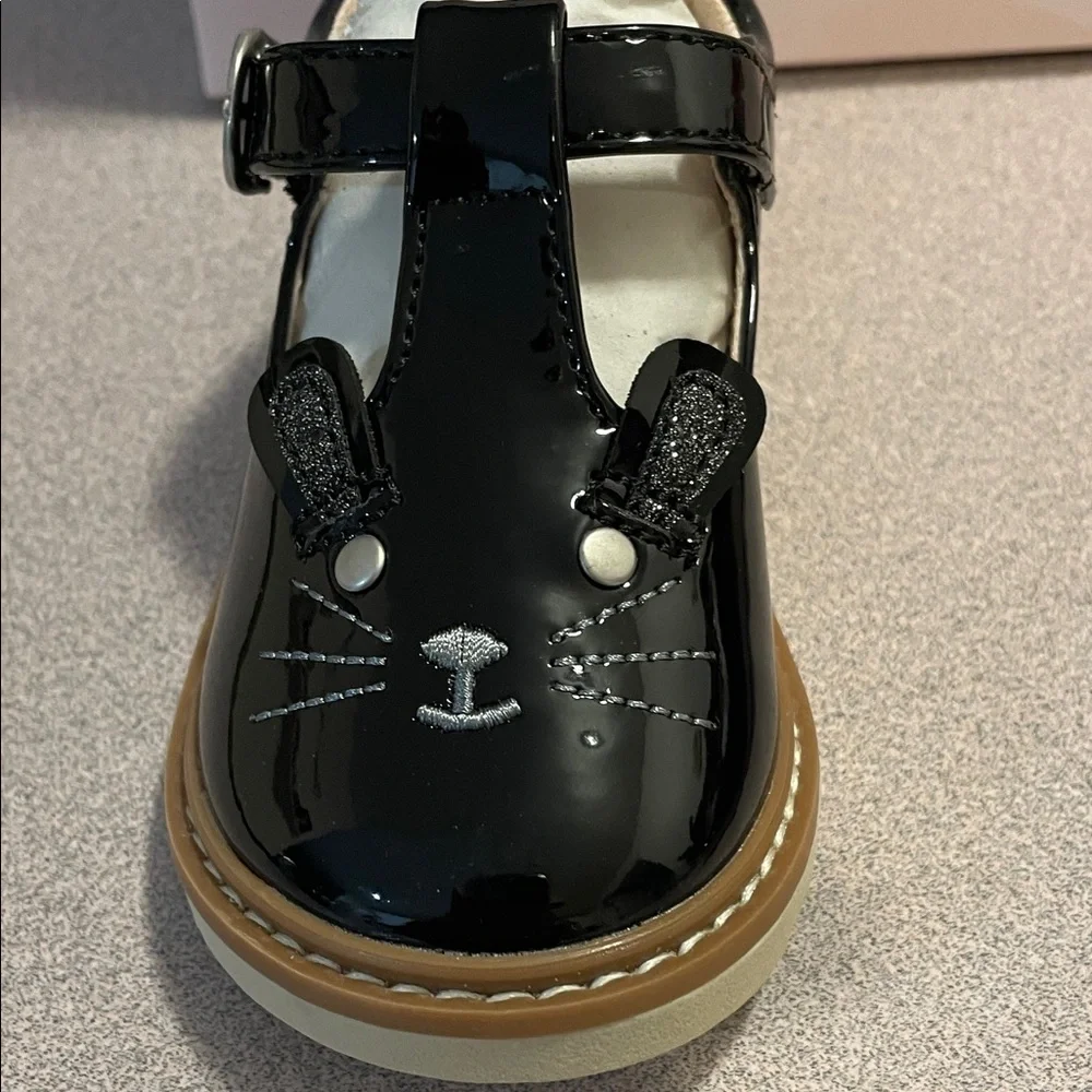 CUPCAKES & CASHMERE T-strap With Cat Face Dress Shoes  Sooo Cute Size 6T